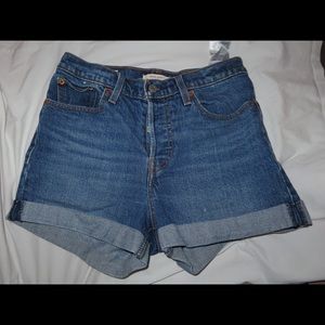 Levi wedgie shorts